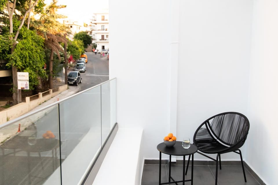 Neighbourhood, Balcony/Terrace