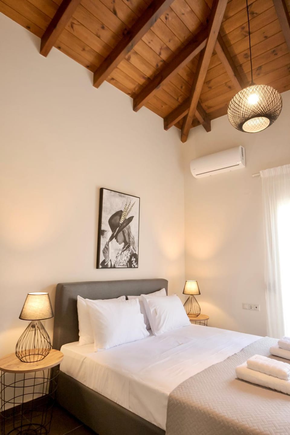 Bed, Photo of the whole room, Decorative detail, Bedroom