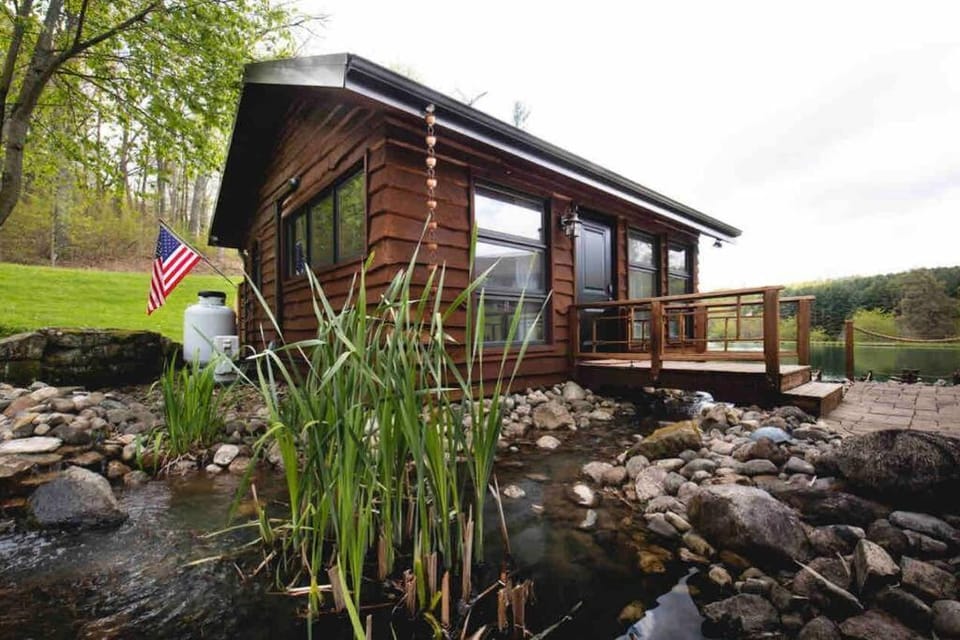 Property building, Day, Natural landscape, Garden, Garden view