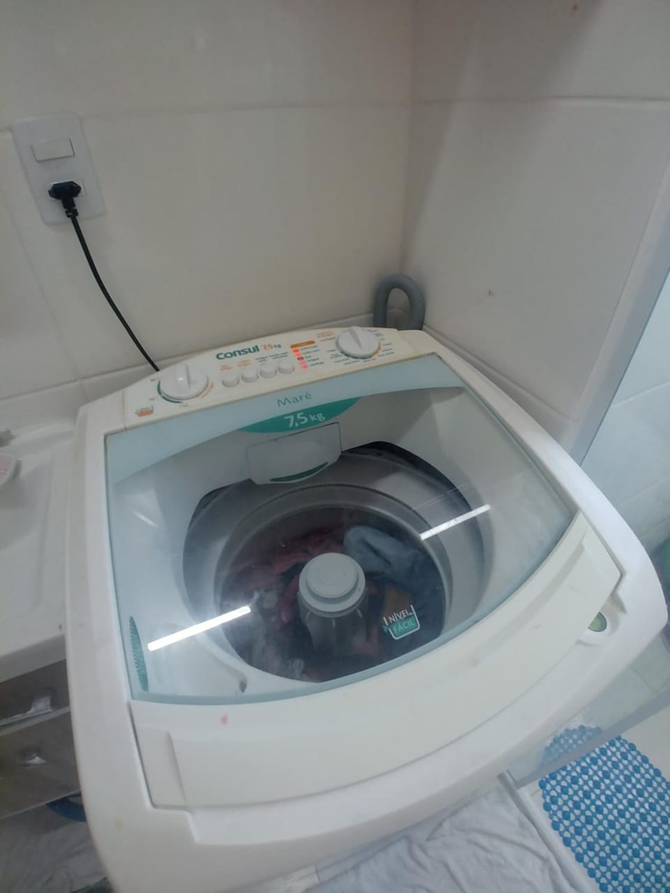 AP com cama King size e 2 colchão no chão e Internet no centro de Blu Apartment in Blumenau