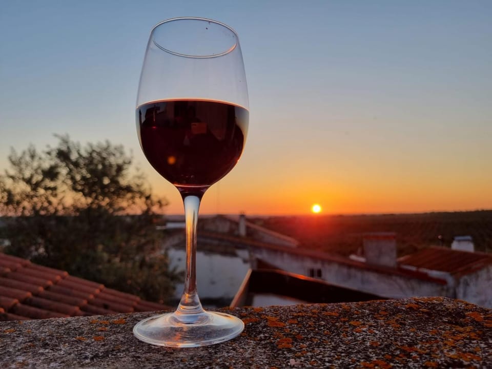 View (from property/room), View (from property/room), Balcony/Terrace, Balcony/Terrace, Sunset, Inner courtyard view