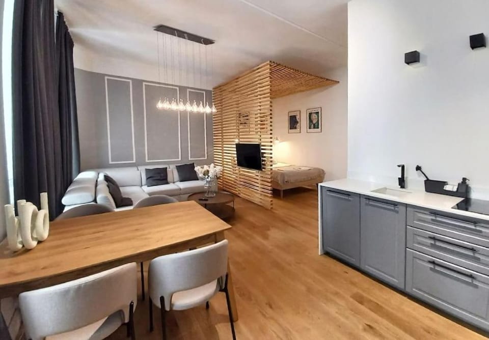 Warsaw Concierge Hala Koszyki Apartment in Warsaw