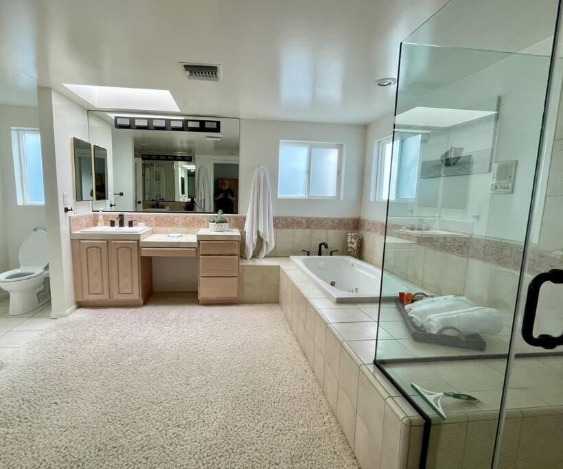 Beach House located in quiet community. House in Port Hueneme