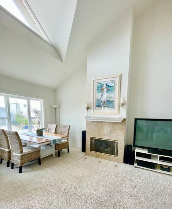 Beach House located in quiet community. House in Port Hueneme