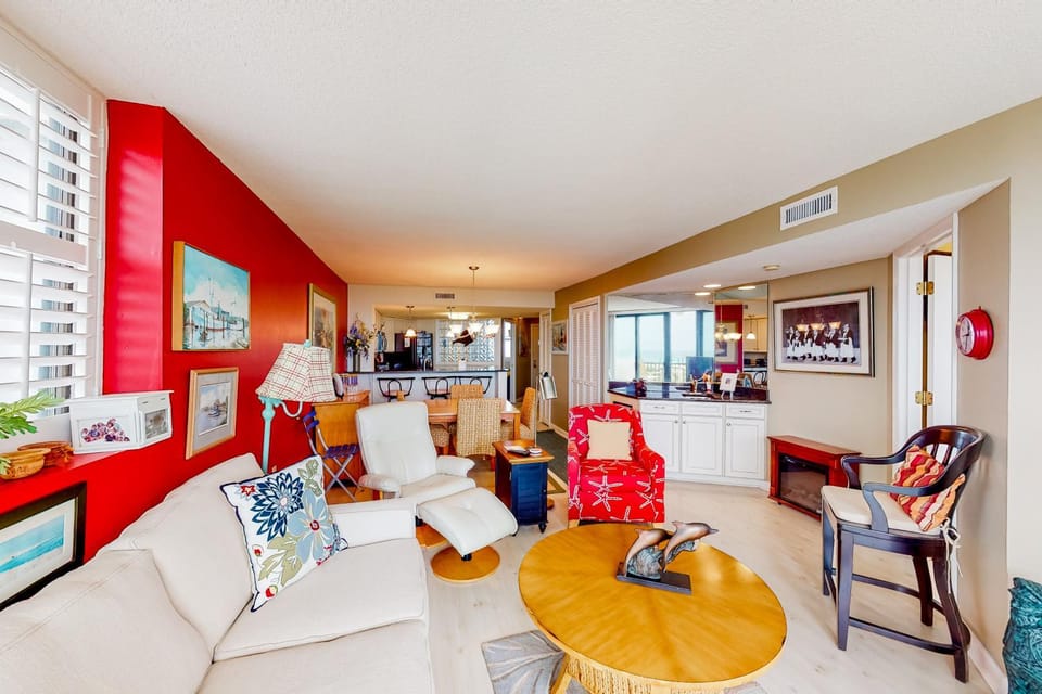 Inviting ocean view condo with balcony, pool, tennis, central AC, & W/D House in Atlantic Beach