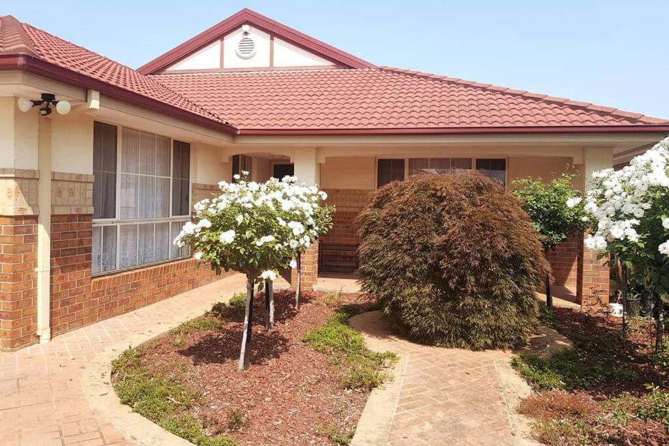 Facade/entrance, Garden