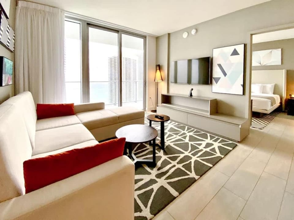 Luxurious 2b 2b with an Amazing View - Daily resort fee and parking not included - House in Hollywood Beach