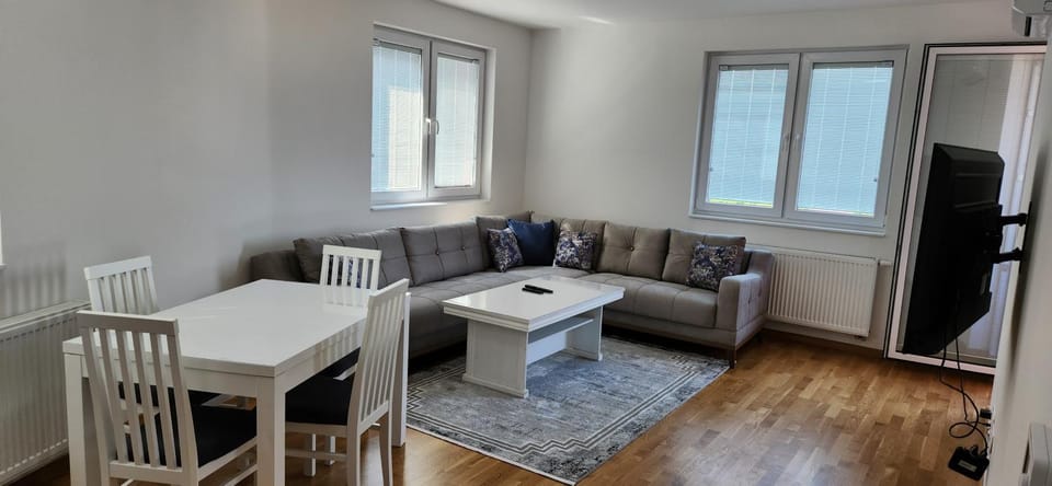 Brand New Two Bedroom and One Living Room Apartment in a Great Location! Apartment in Sarajevo