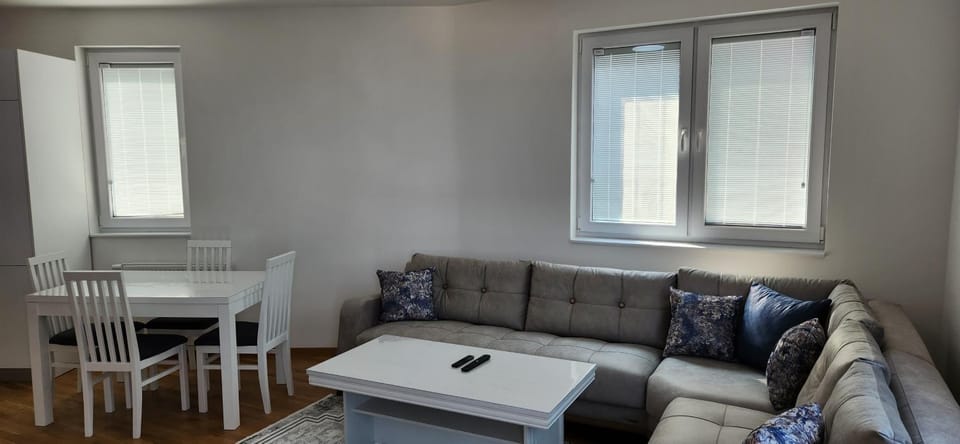 Brand New Two Bedroom and One Living Room Apartment in a Great Location! Apartment in Sarajevo