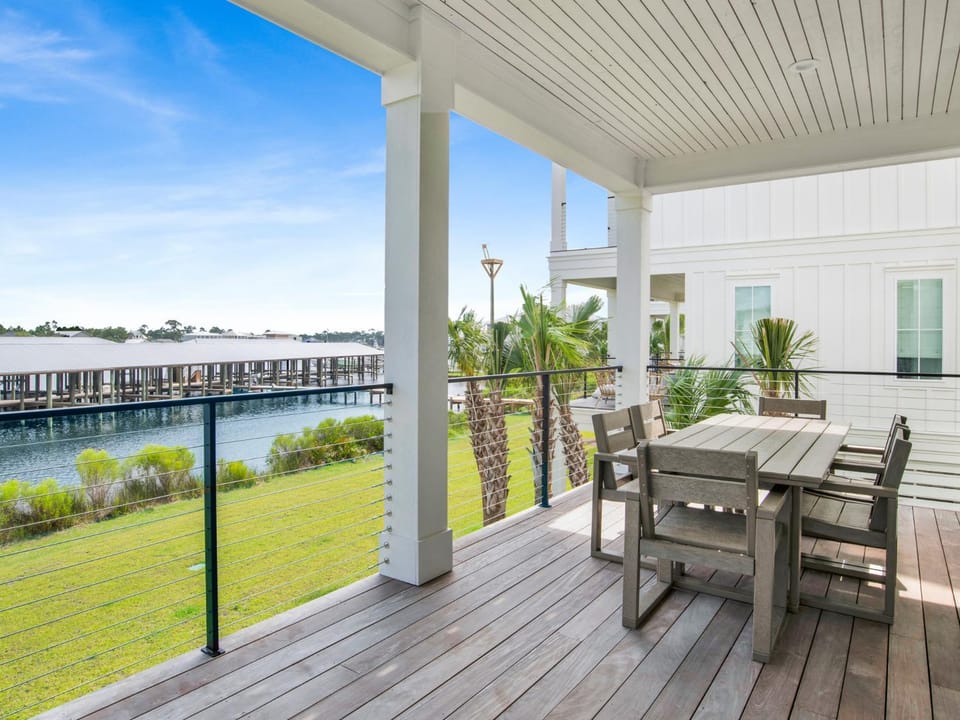 Patio, Balcony/Terrace, Seating area, Dining area, Lake view, Sea view