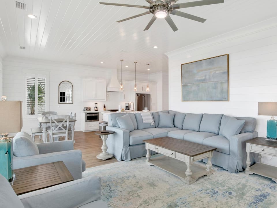 Kitchen or kitchenette, Living room, Seating area, Dining area, furniture