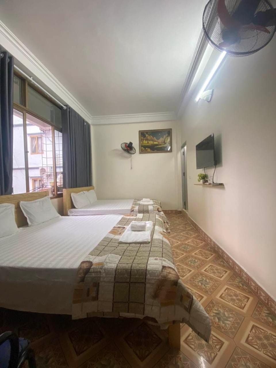 Bed, TV and multimedia, Photo of the whole room, Seating area, Bedroom, air conditioner