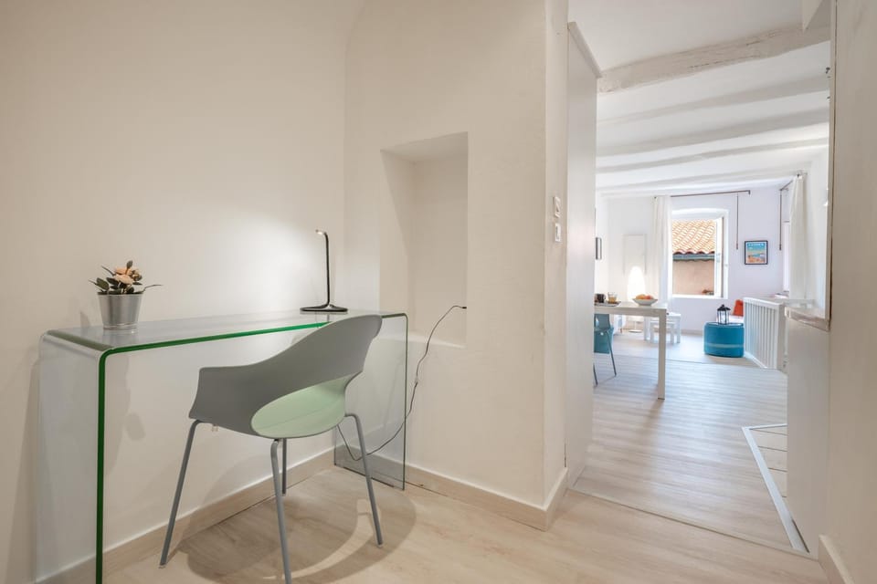 Le Seize, cosy studio au coeur de la vieille ville de Menton Apartment in Menton