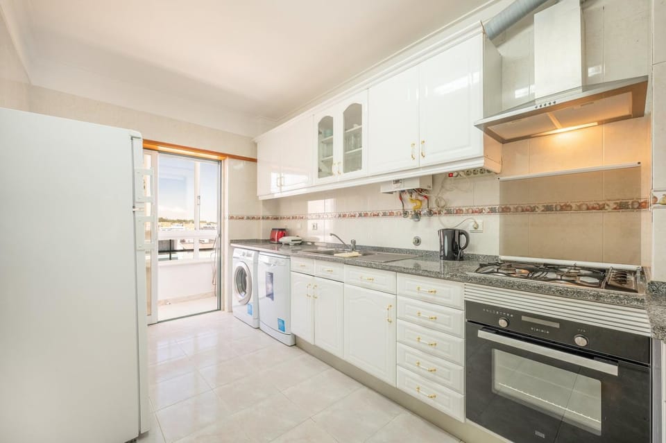 GuestReady - Caparica Beach Lover's Dream Apartment in Setubal District