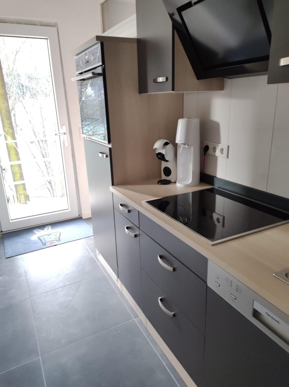 Kitchen or kitchenette, pet friendly, stove