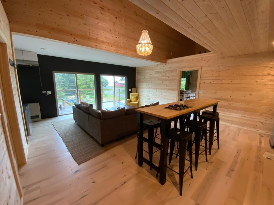 Living room, Seating area, Dining area