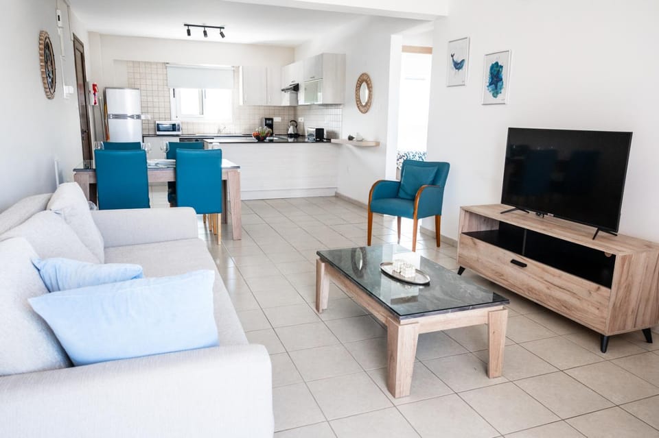 TV and multimedia, Living room, Dinner