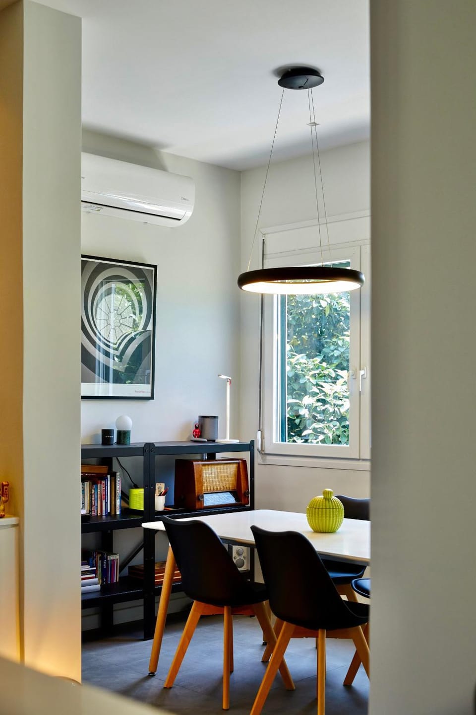 Living room, Seating area, Dining area