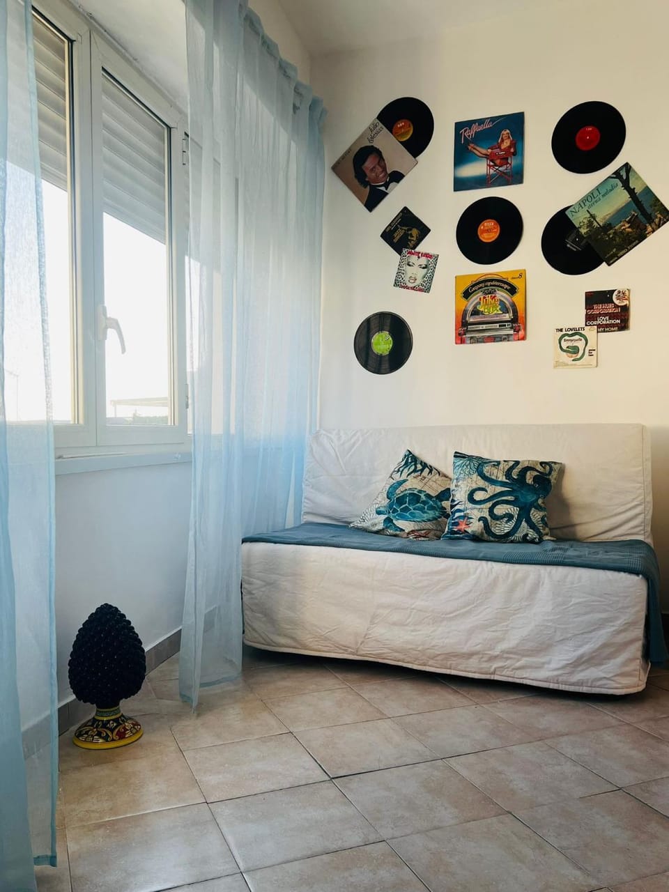 Property building, Breakfast