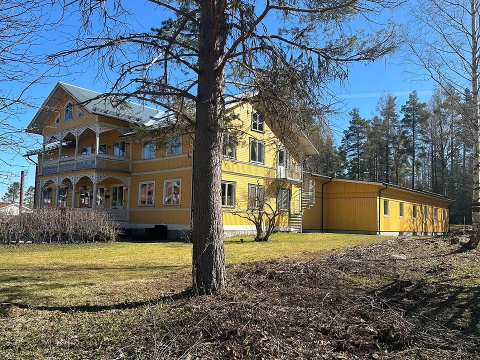 Property building, Spring, Garden