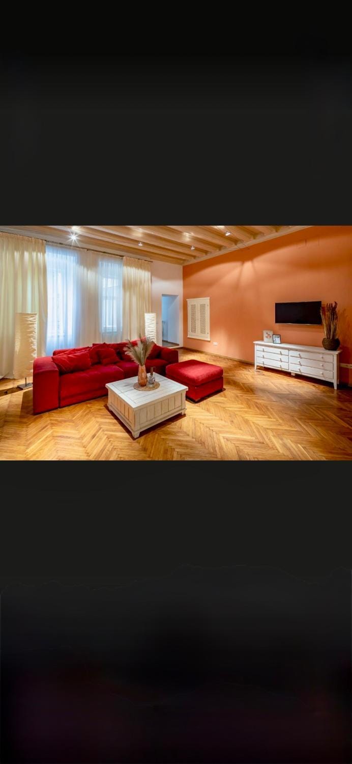 TV and multimedia, Photo of the whole room, Seating area