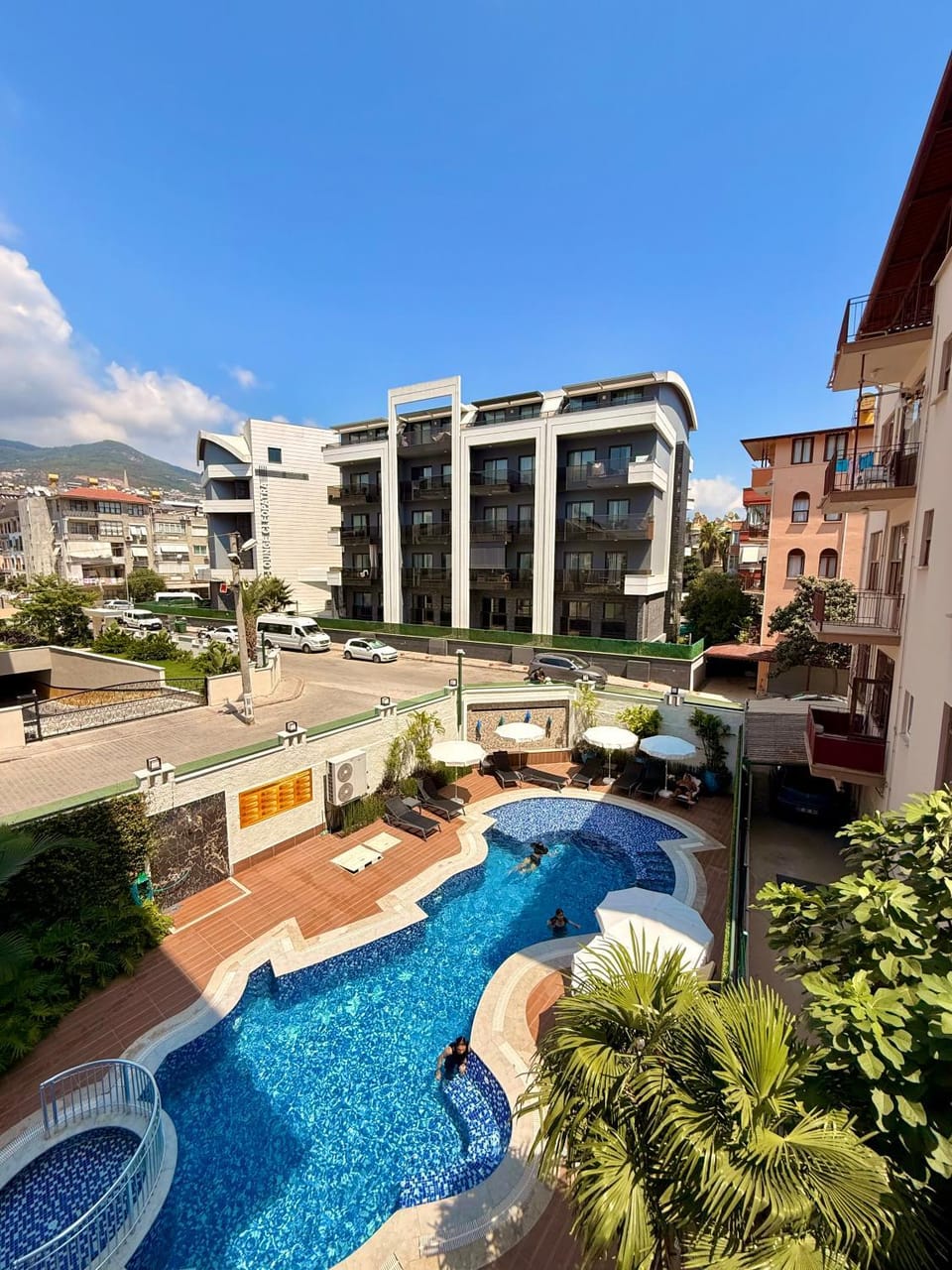 Balcony/Terrace, Swimming pool, Swimming pool, sunbed