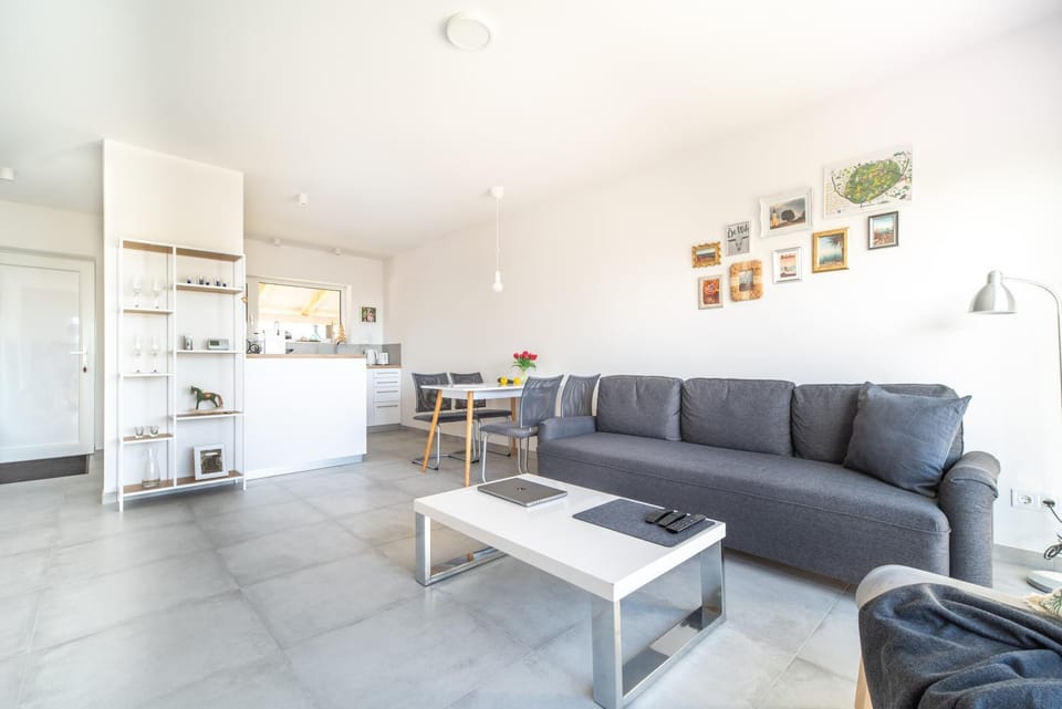Living room, Dining area, kitchen