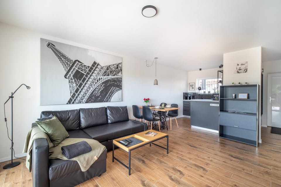 Living room, Seating area, Dining area, kitchen, kitchen