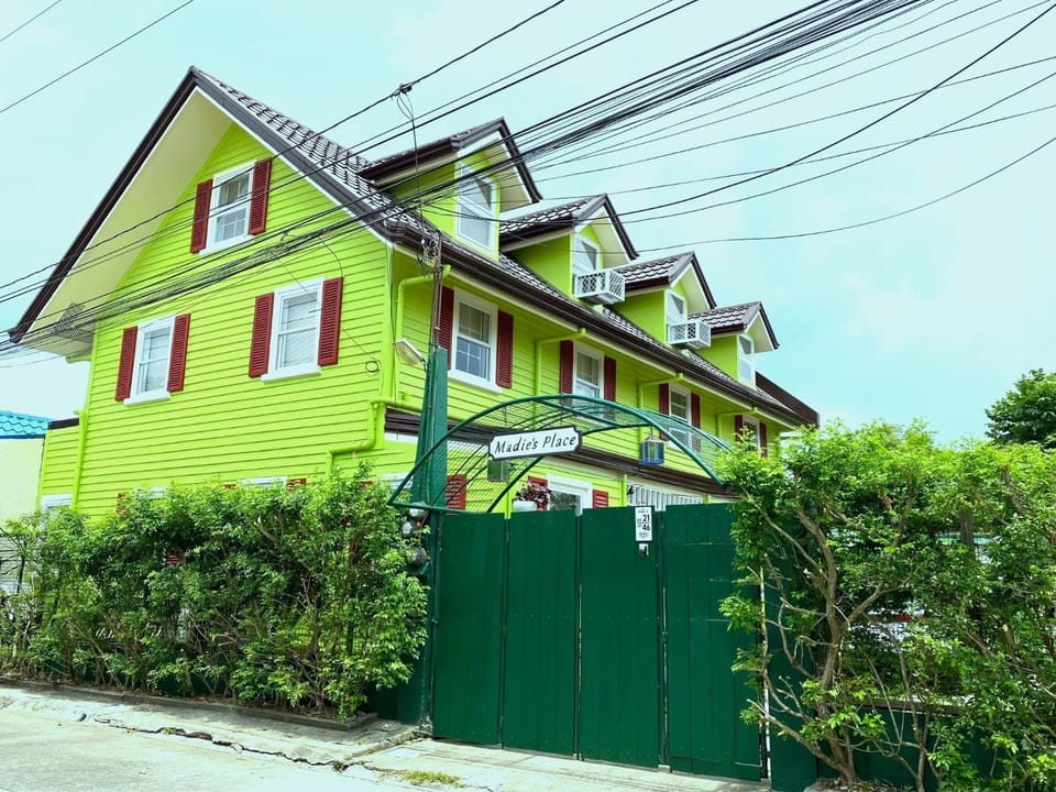 Property building, Facade/entrance