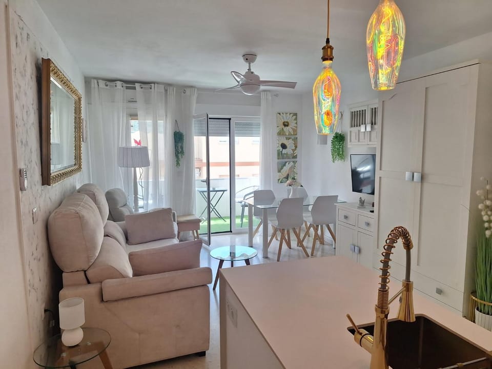 Rosalia Playa San Cristóbal WiFi NETFLIX Apartment in Almuñécar