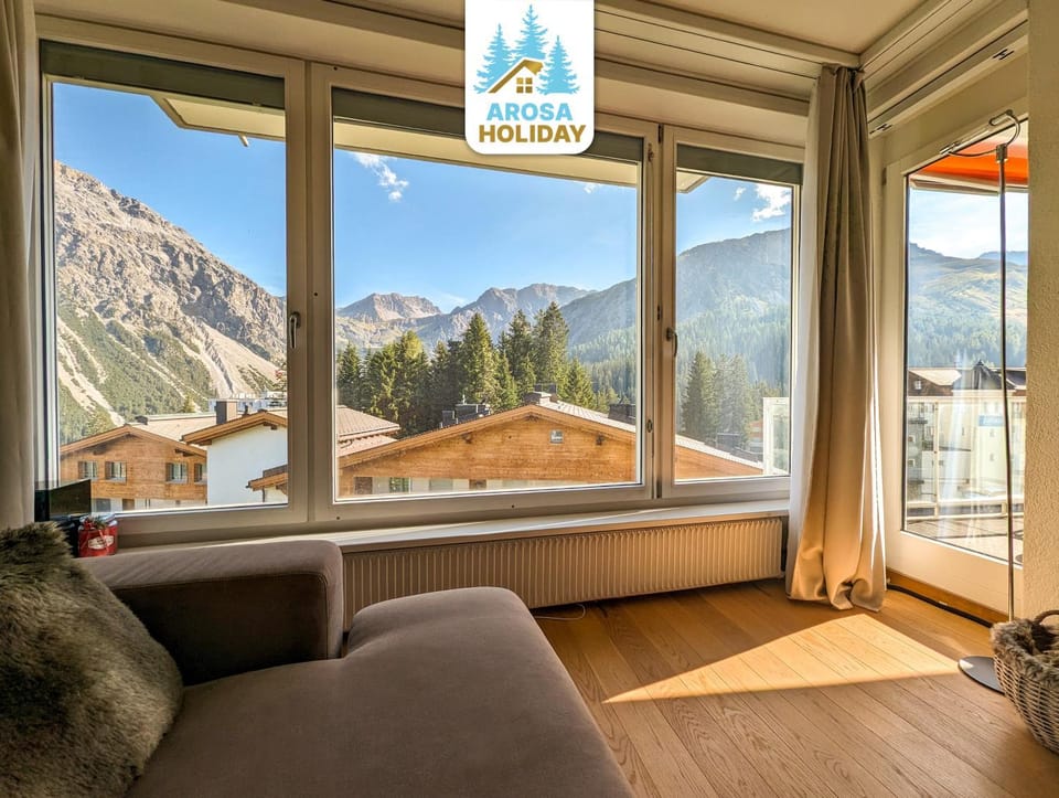 Day, Natural landscape, Living room, Seating area, Mountain view