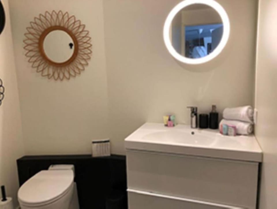 Toilet, Bathroom