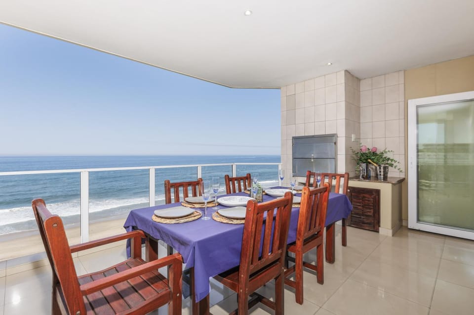 View (from property/room), Balcony/Terrace, Seating area, Sea view