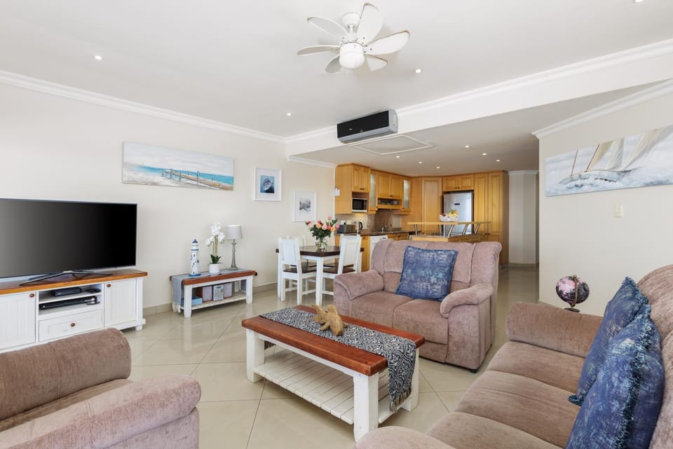 TV and multimedia, Living room, Seating area, fireplace