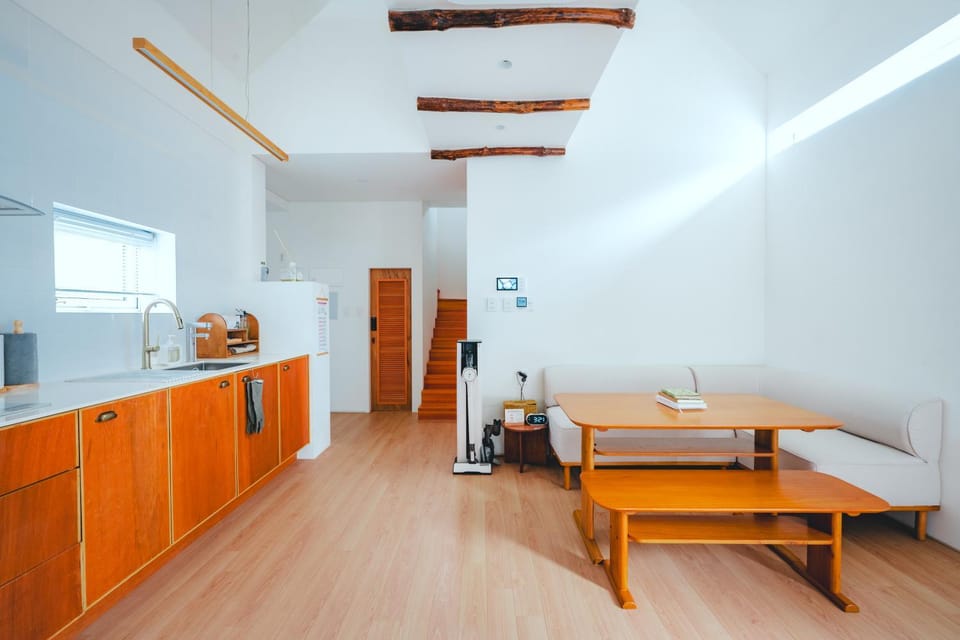 Kitchen or kitchenette, oven