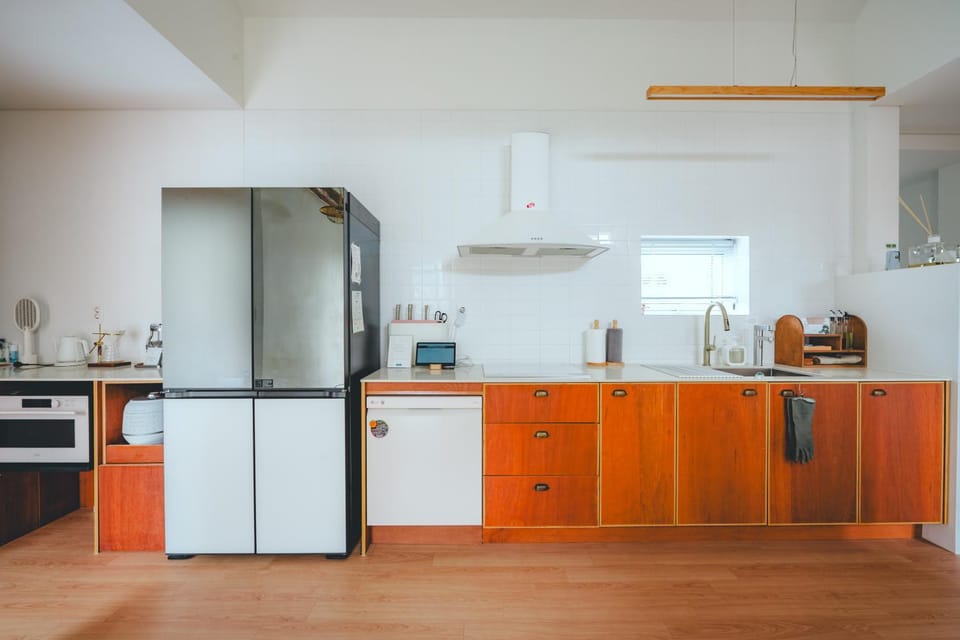 dishwasher, oven, pet friendly, stove