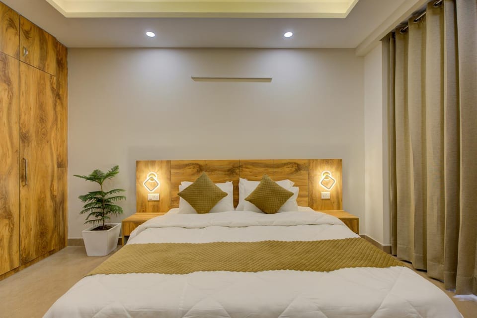 Bed, Photo of the whole room, Bedroom, air conditioner