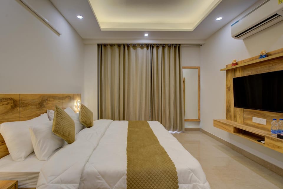 Bed, TV and multimedia, Photo of the whole room, Bedroom, air conditioner