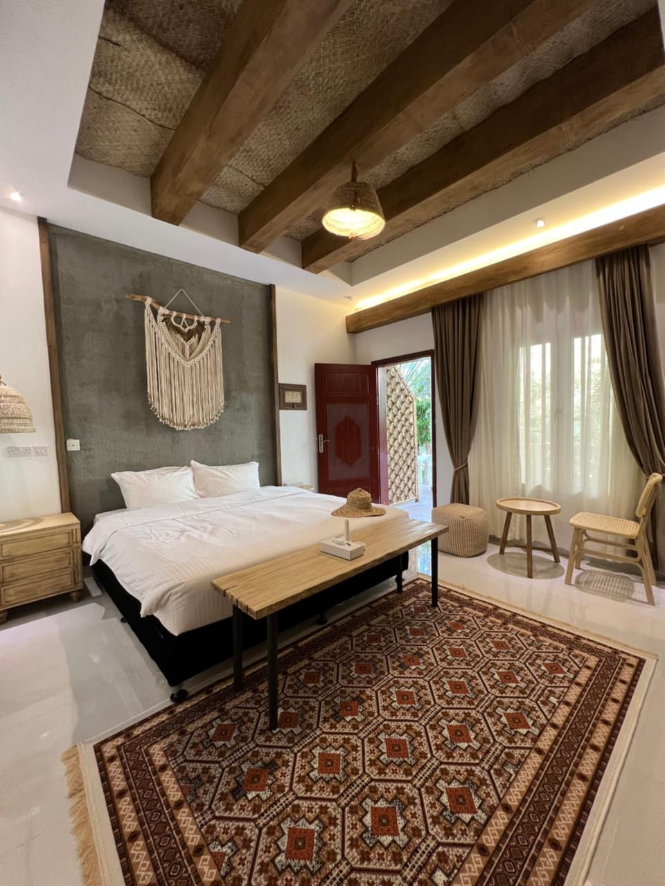 Photo of the whole room, Bedroom