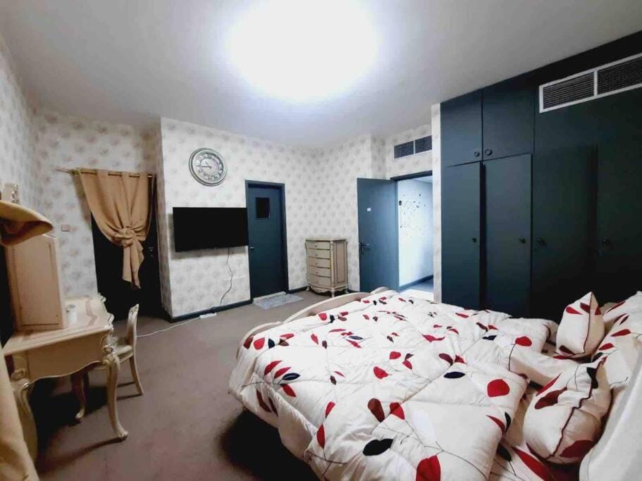 Master Bed Room with Balcony Shared Apartment AUH UAE Apartment in Abu Dhabi