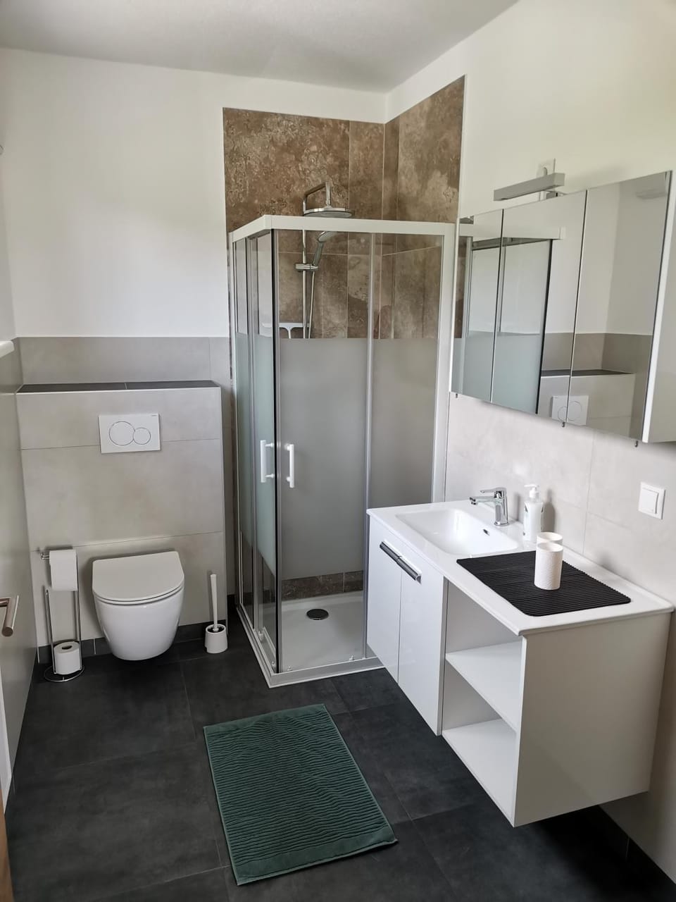 Shower, Toilet, Bathroom