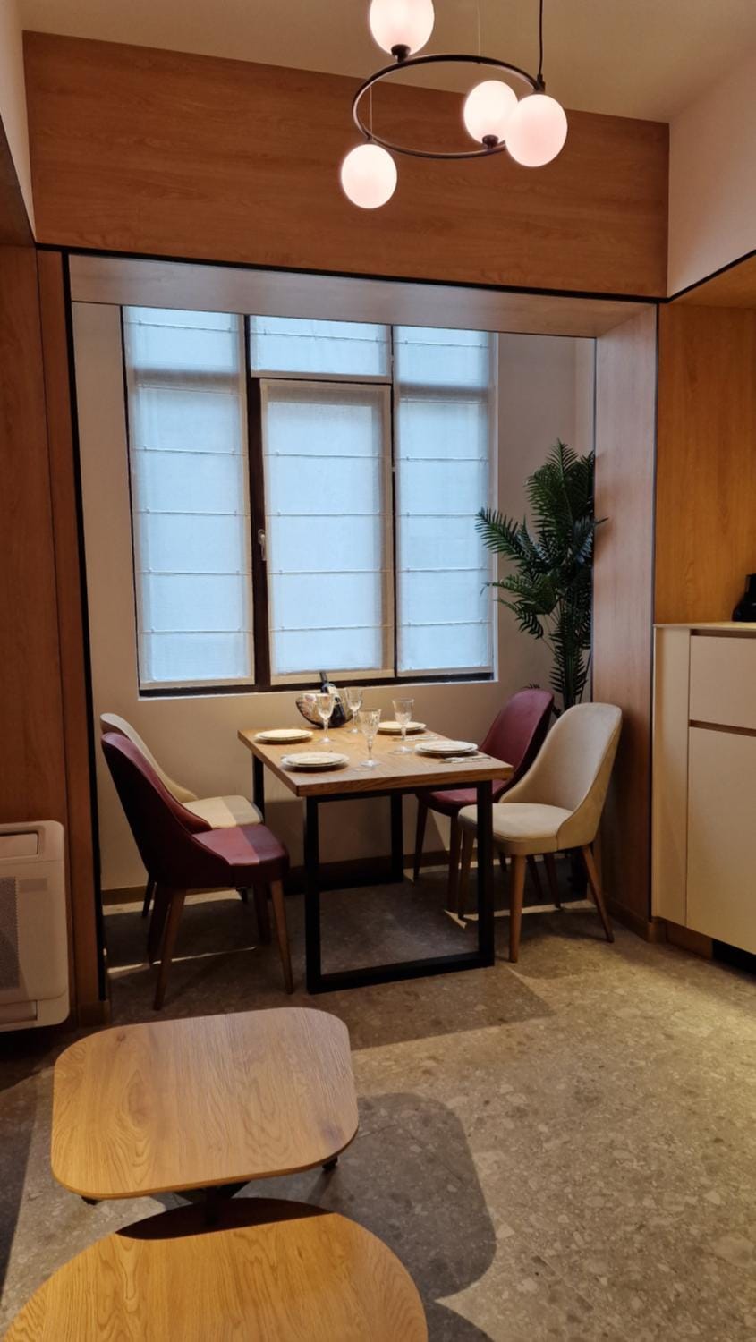 Kitchen or kitchenette, Living room, Seating area, Dining area