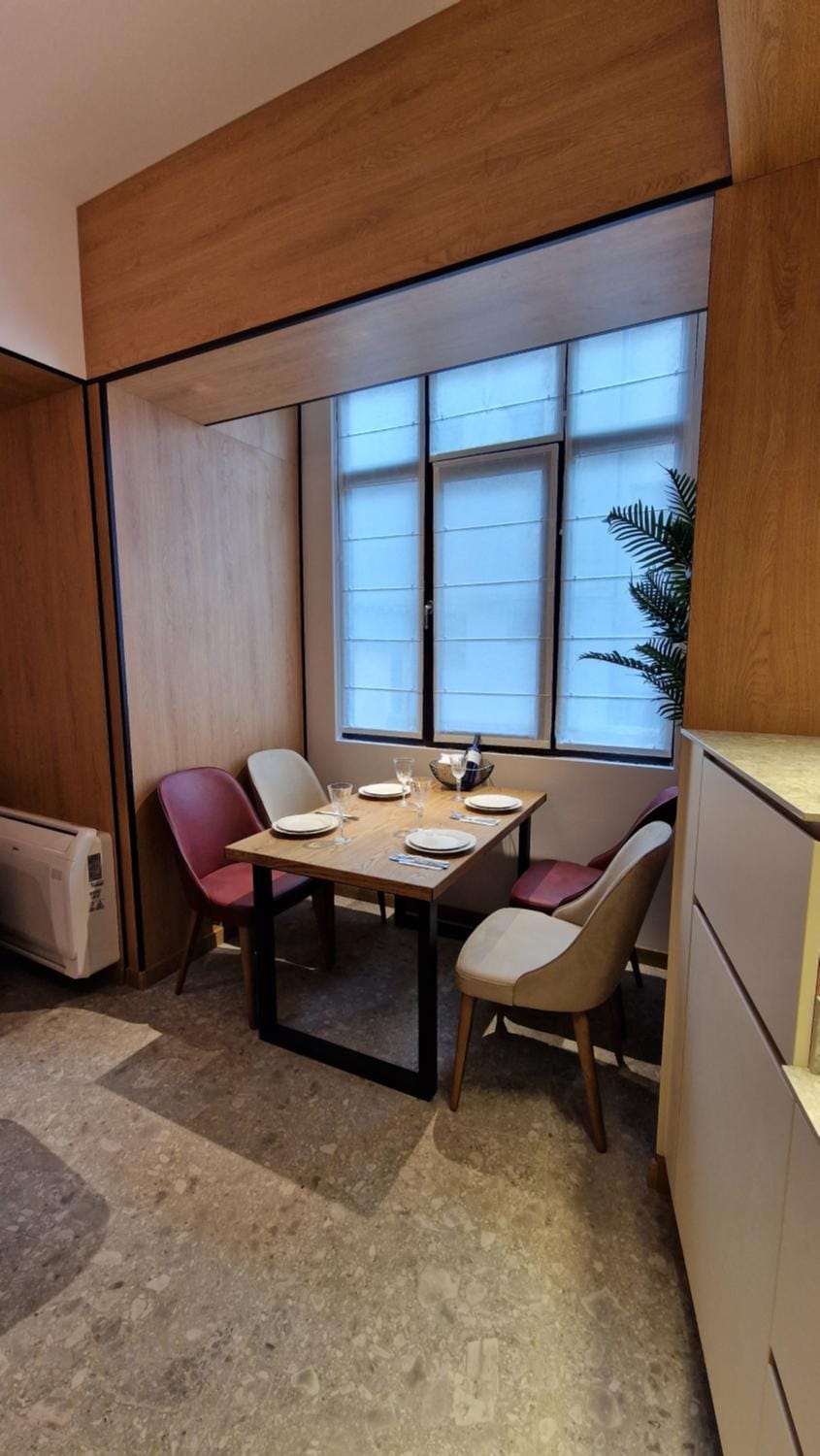 Living room, Seating area, Dining area, hair dresser