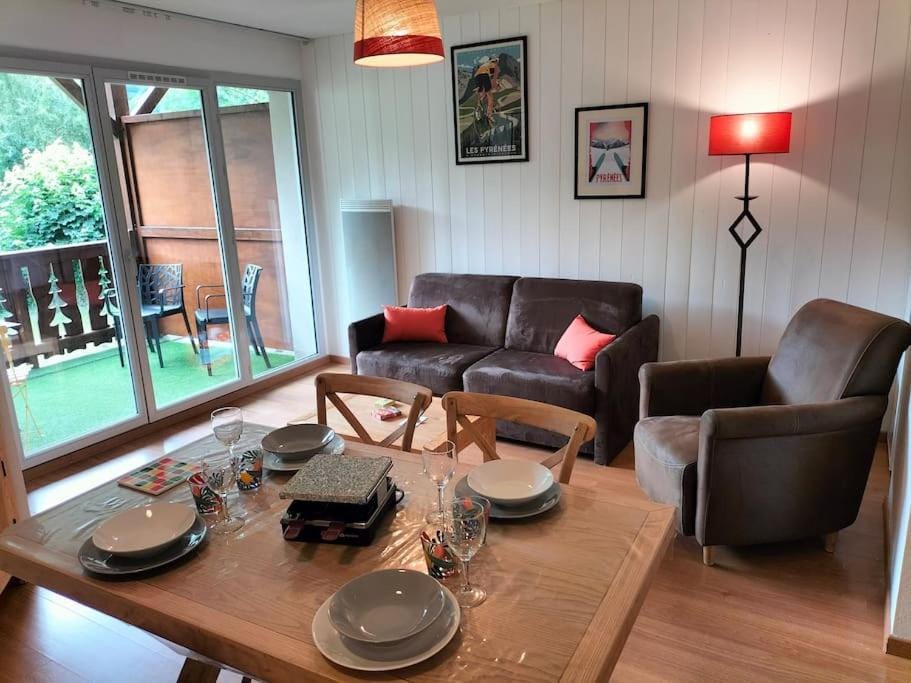 Balcon plein sud, piscine/spa Apartment in Luz-Saint-Sauveur