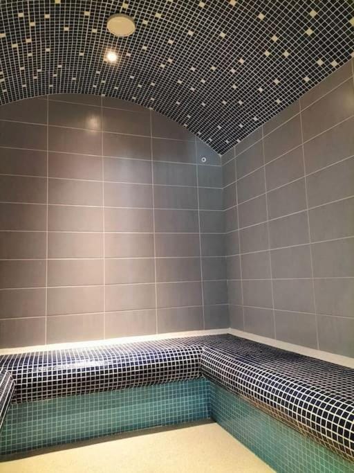 Balcon plein sud, piscine/spa Apartment in Luz-Saint-Sauveur