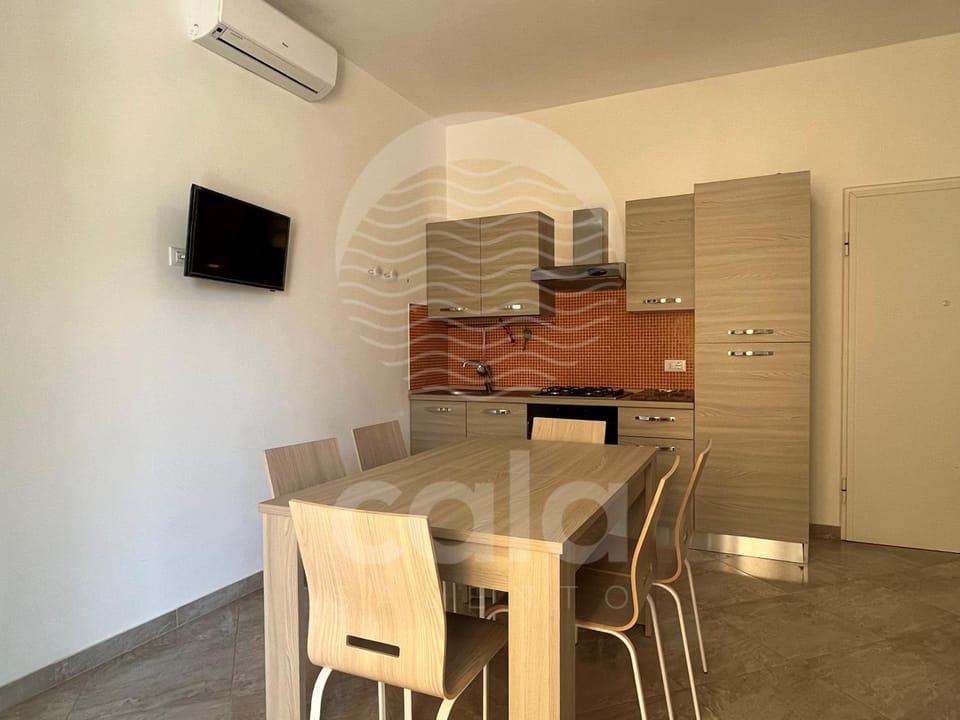 TV and multimedia, Kitchen or kitchenette, Living room, Dining area, air conditioner