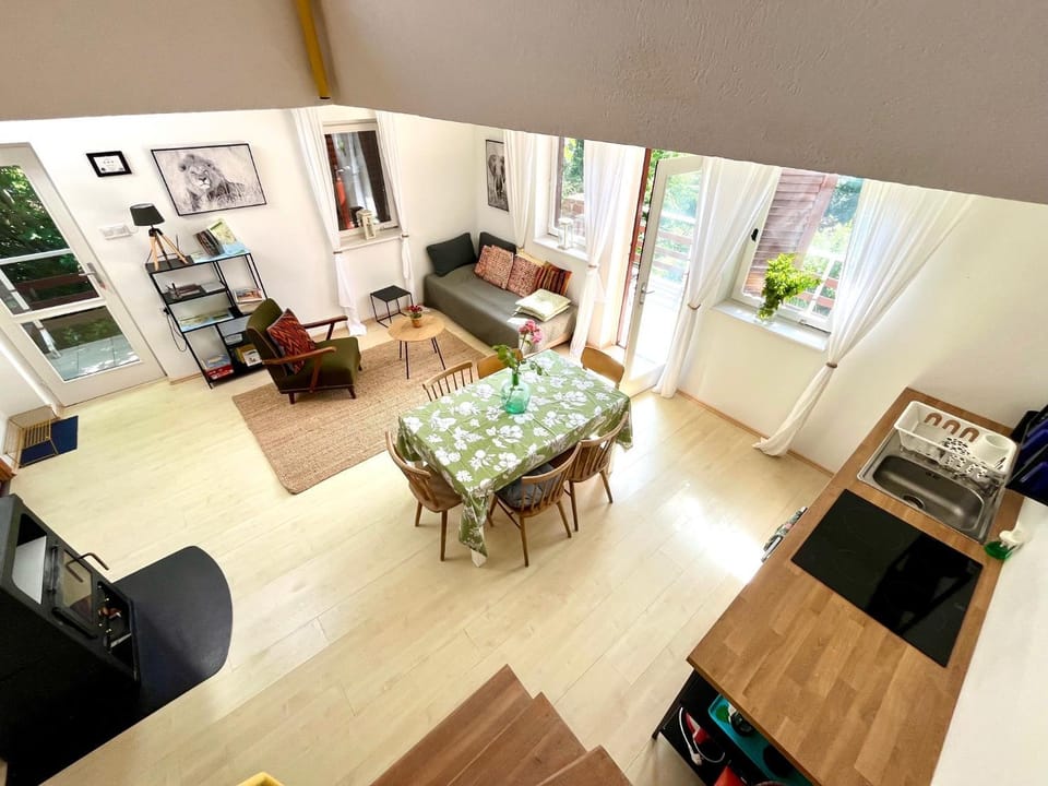 Kitchen or kitchenette, Living room