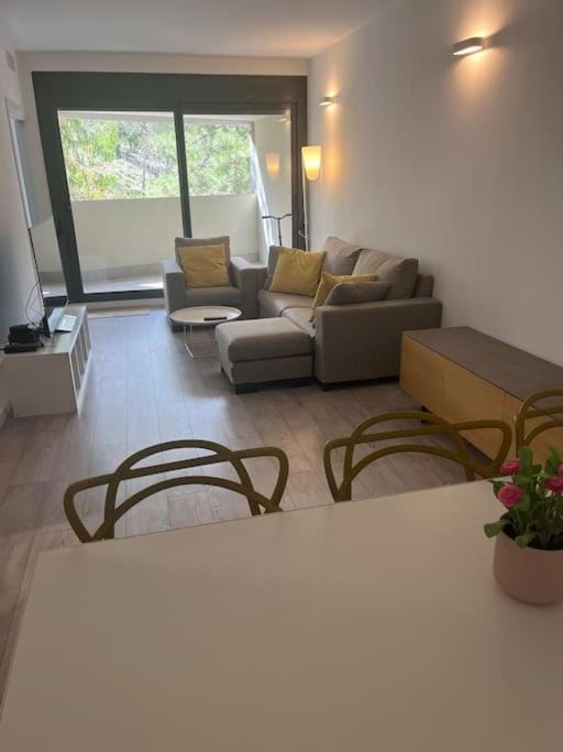 Nuevo, espacioso y confortable con pkg y piscina Apartment in Tossa de Mar