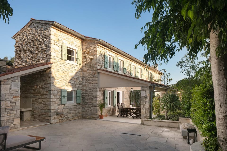 Property building, Day