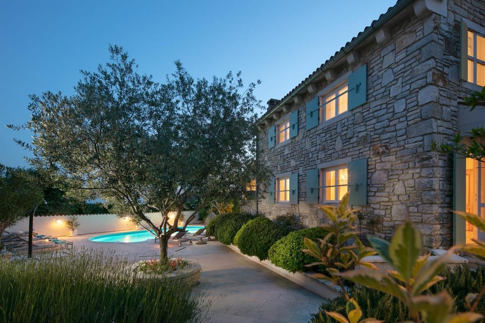 Property building, Garden view, Swimming pool